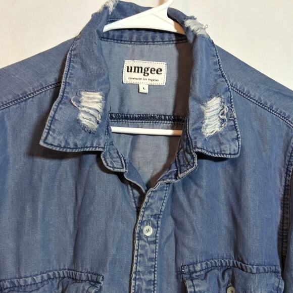 Umgee Distressed Blue Chambray Button-Up Shirt Size L - Picture 4 of 7